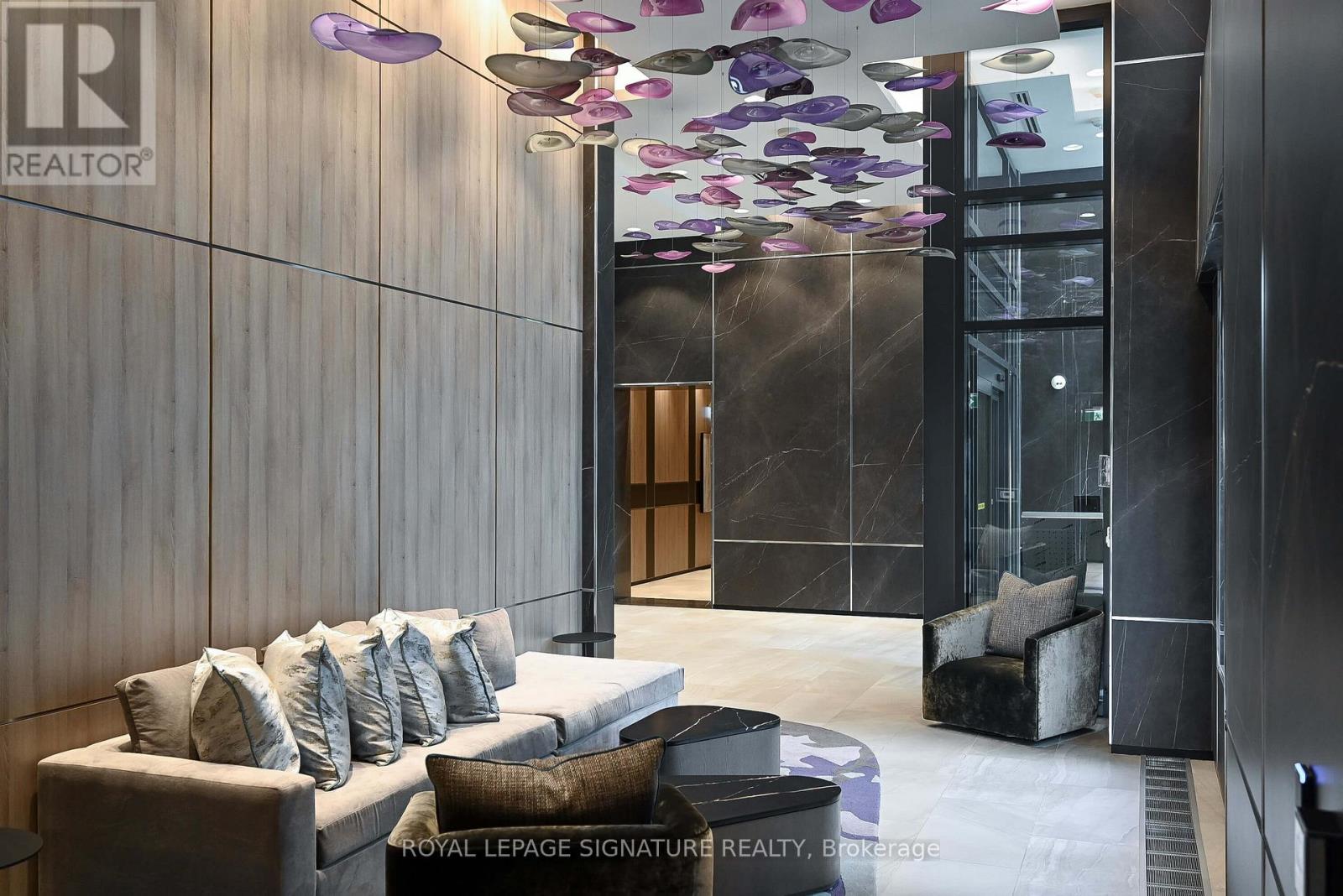 2032 - 5 Mabelle Avenue, Toronto, Ontario  M9A 0C8 - Photo 2 - W12910452