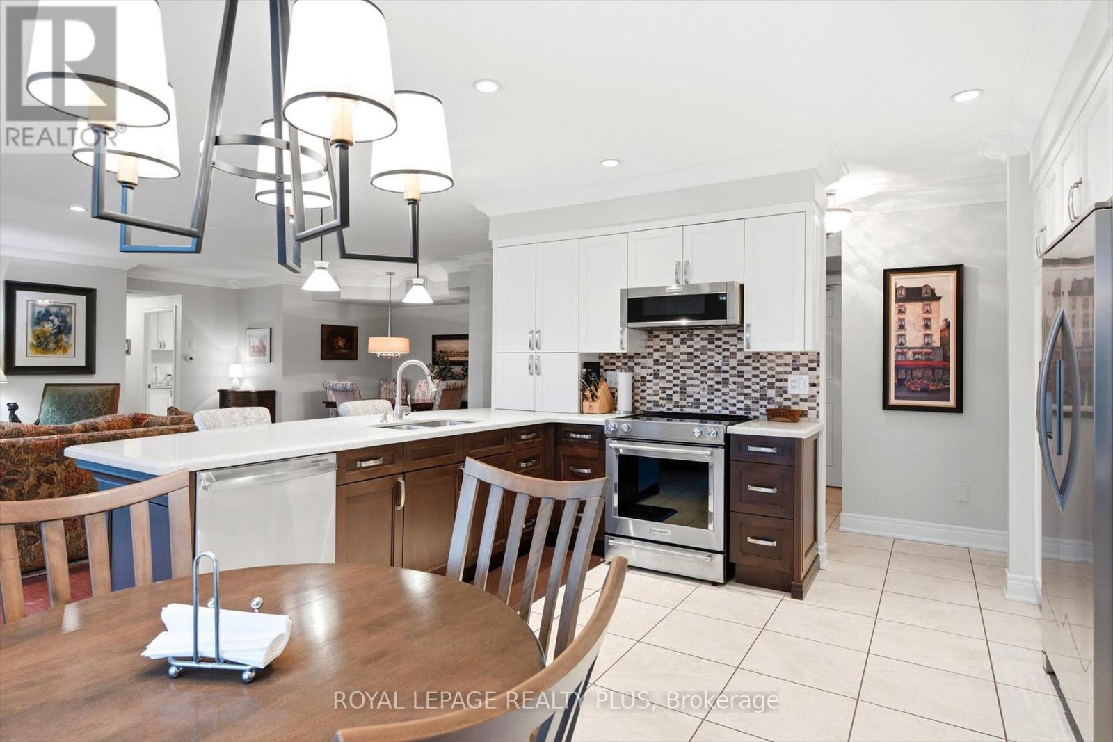 305 - 390 Upper Middle Road E, Oakville, Ontario  L6H 0A5 - Photo 15 - W12910488