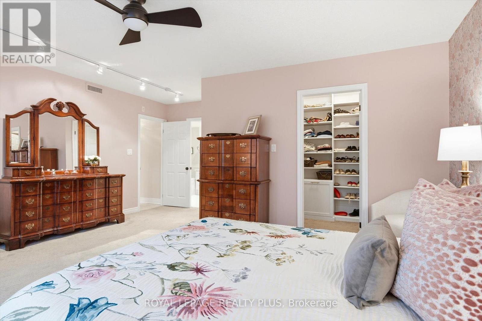 305 - 390 Upper Middle Road E, Oakville, Ontario  L6H 0A5 - Photo 18 - W12910488