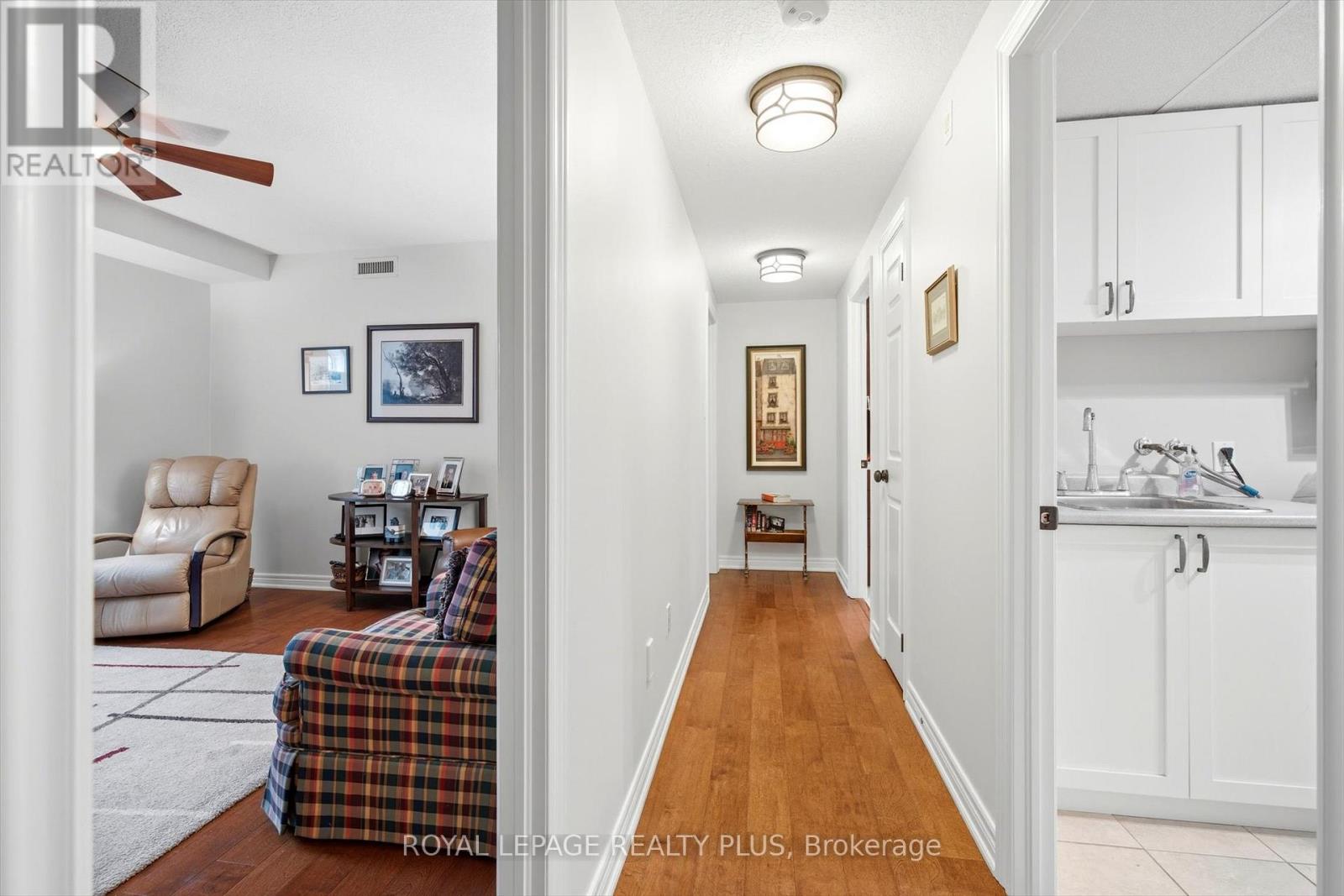 305 - 390 Upper Middle Road E, Oakville, Ontario  L6H 0A5 - Photo 22 - W12910488