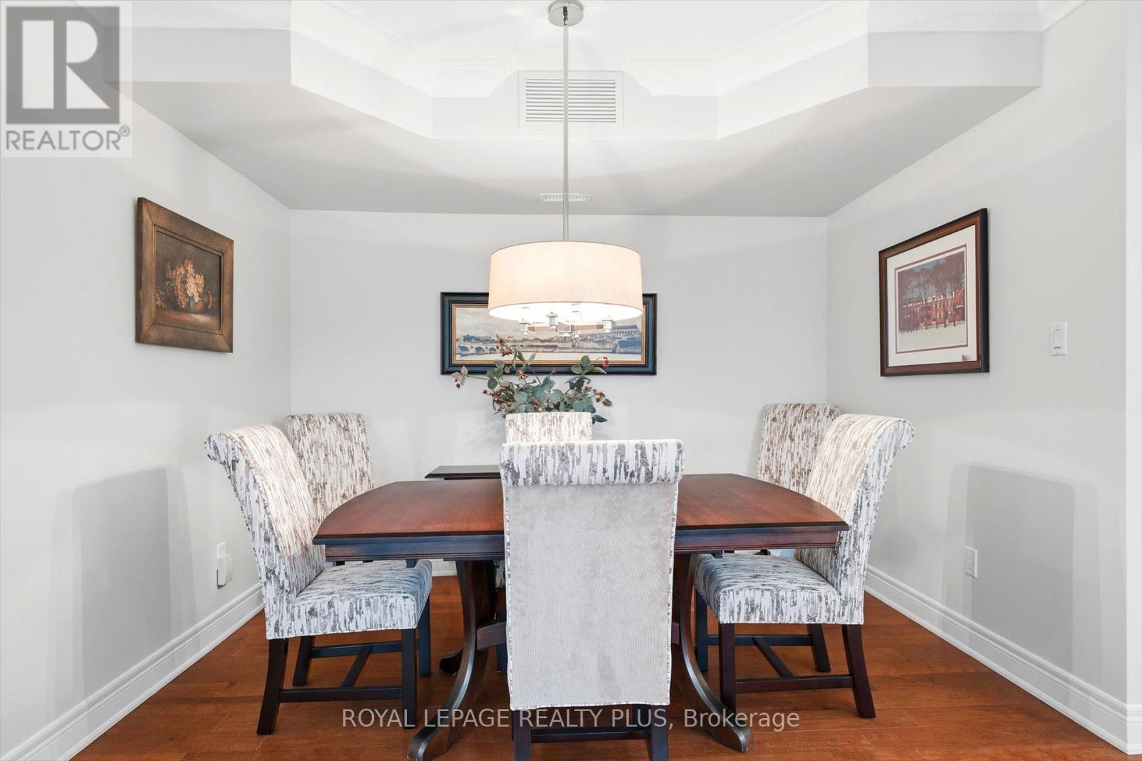 305 - 390 Upper Middle Road E, Oakville, Ontario  L6H 0A5 - Photo 6 - W12910488