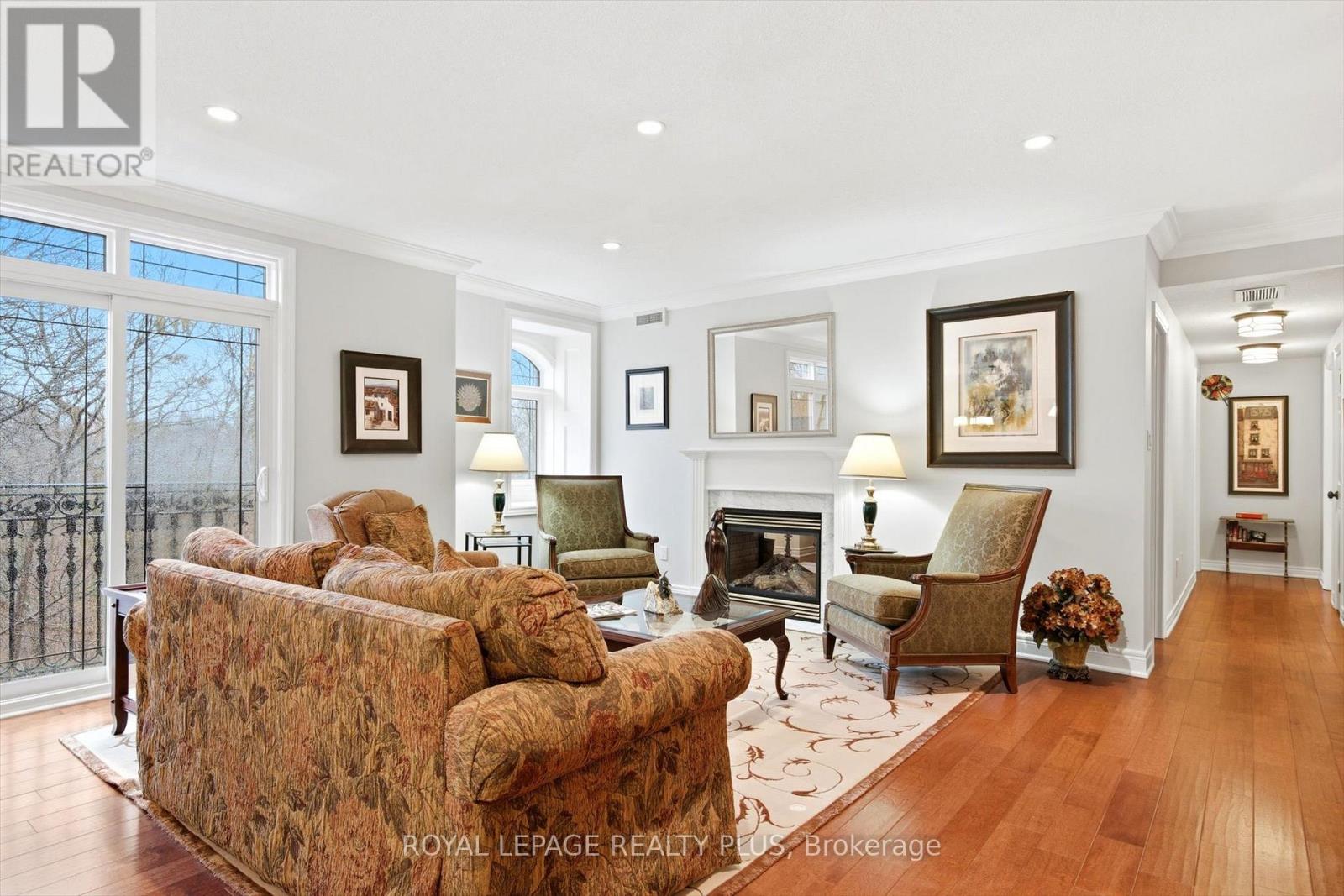 305 - 390 Upper Middle Road E, Oakville, Ontario  L6H 0A5 - Photo 7 - W12910488