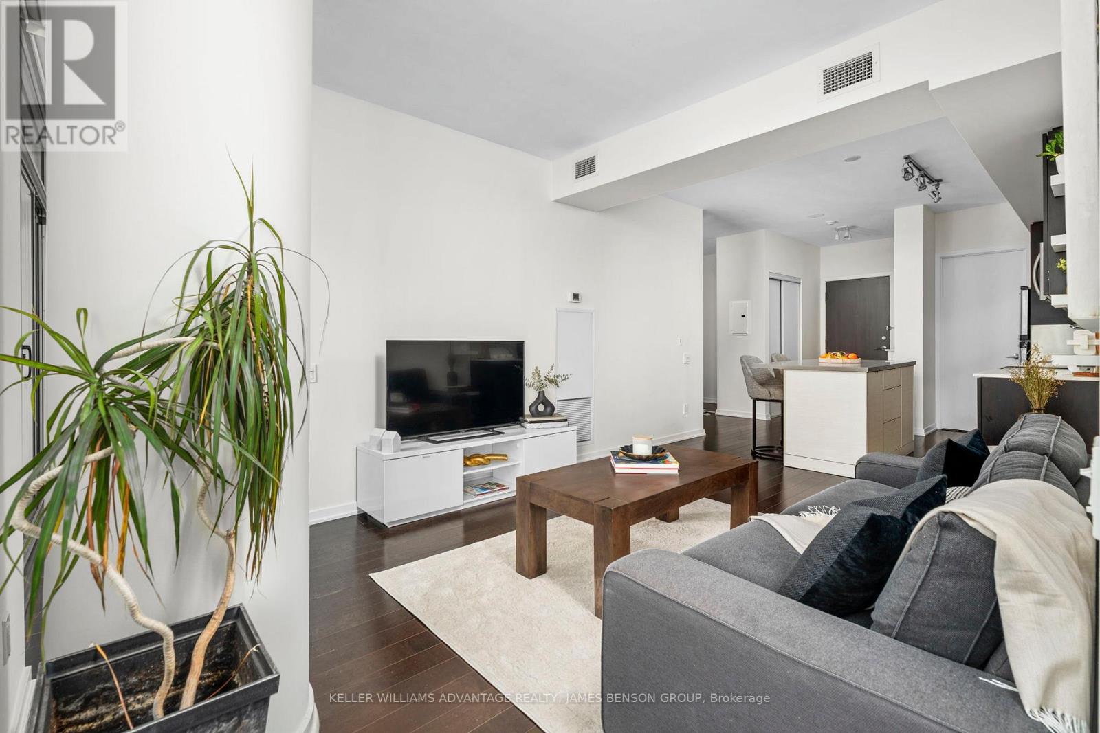 2206 - 103 The Queensway, Toronto, Ontario  M6S 5B3 - Photo 15 - W12910490