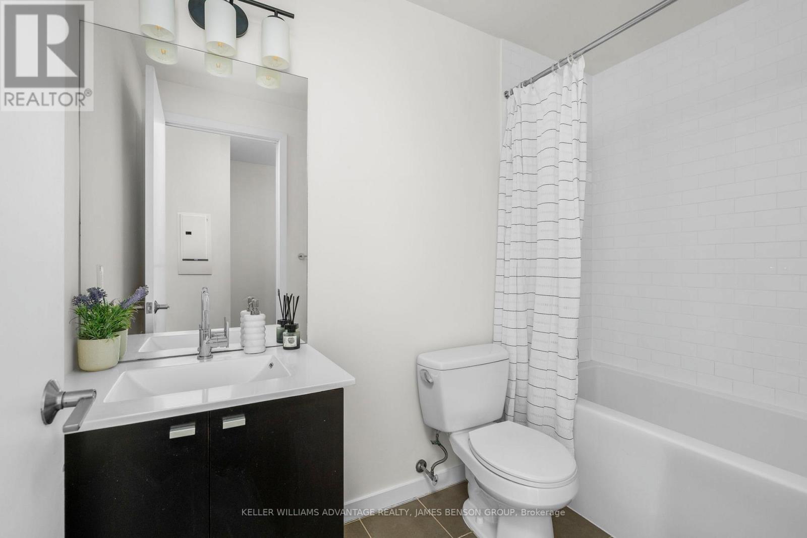 2206 - 103 The Queensway, Toronto, Ontario  M6S 5B3 - Photo 23 - W12910490