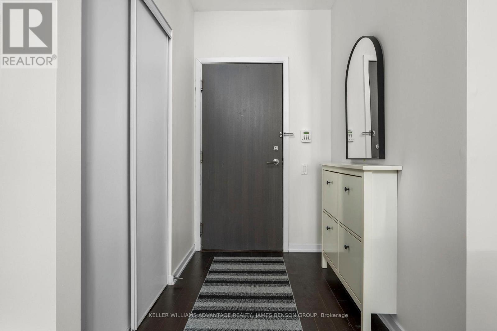 2206 - 103 The Queensway, Toronto, Ontario  M6S 5B3 - Photo 3 - W12910490