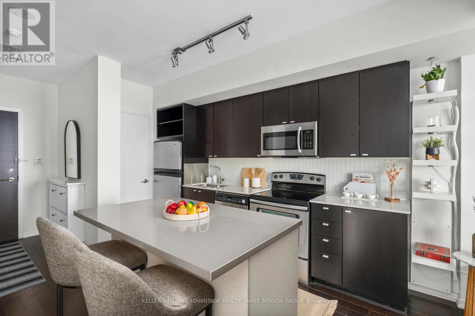 2206 - 103 The Queensway, Toronto, Ontario  M6S 5B3 - Photo 8 - W12910490