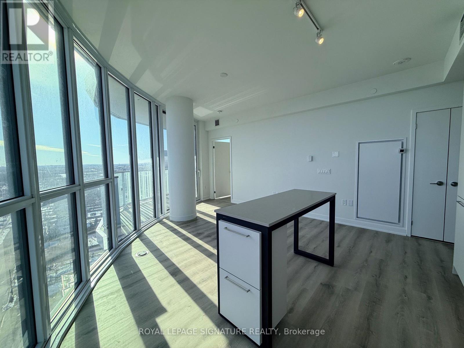 1911 - 1 Fairview Road E, Mississauga, Ontario  L5A 4C6 - Photo 10 - W12910546