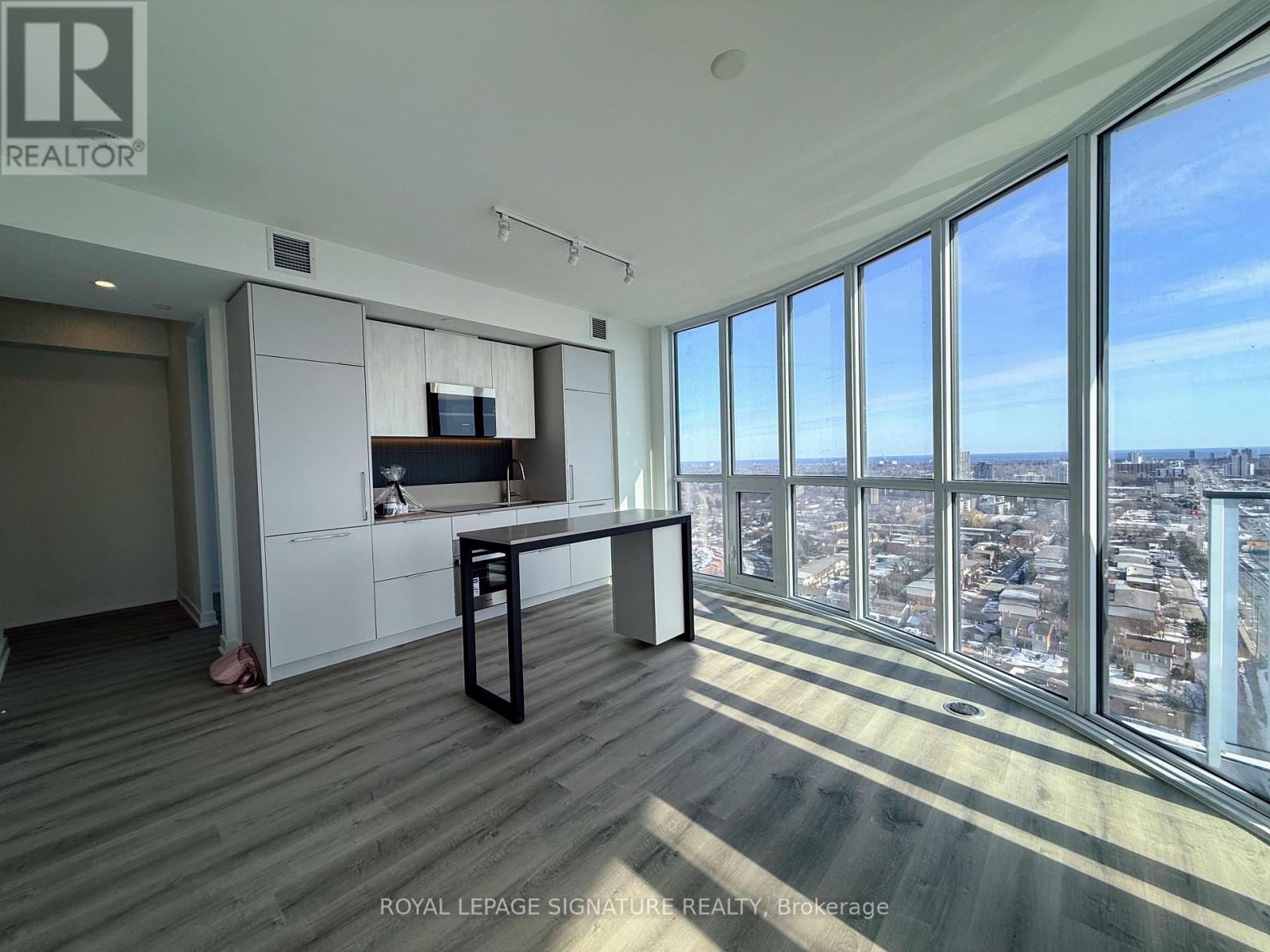 1911 - 1 Fairview Road E, Mississauga, Ontario  L5A 4C6 - Photo 11 - W12910546