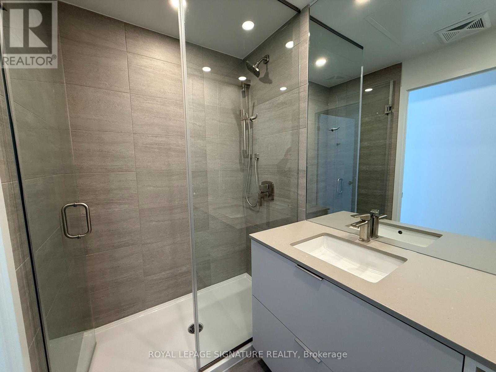 1911 - 1 Fairview Road E, Mississauga, Ontario  L5A 4C6 - Photo 4 - W12910546