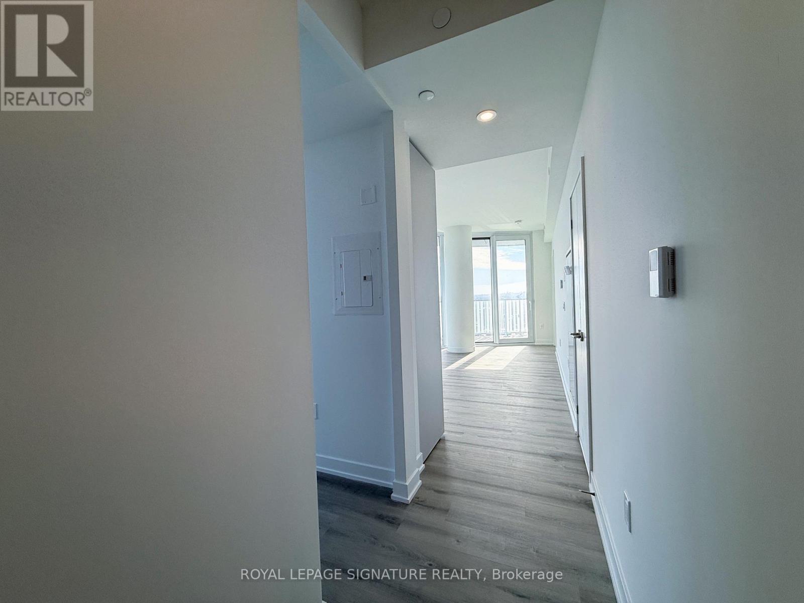 1911 - 1 Fairview Road E, Mississauga, Ontario  L5A 4C6 - Photo 5 - W12910546