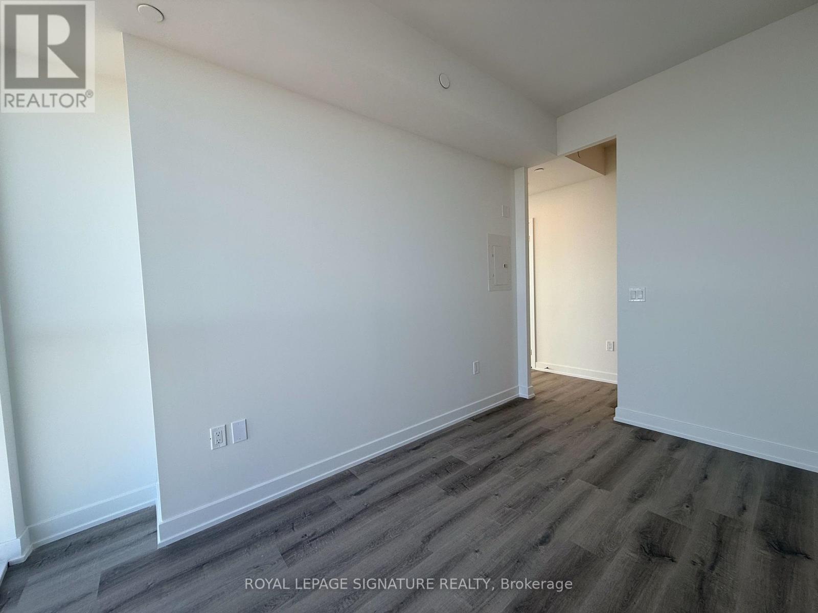 1911 - 1 Fairview Road E, Mississauga, Ontario  L5A 4C6 - Photo 7 - W12910546