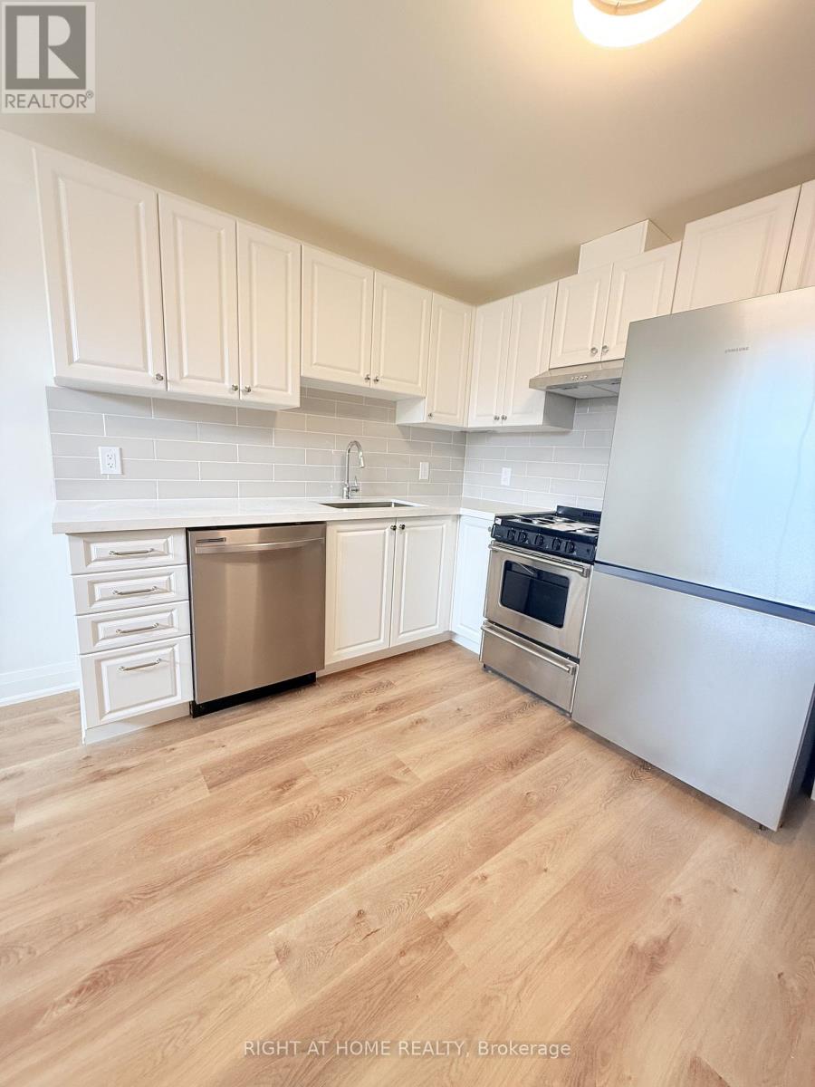 5b - 19 Arrowsmith Avenue, Toronto, Ontario  M6M 2W8 - Photo 10 - W12910554