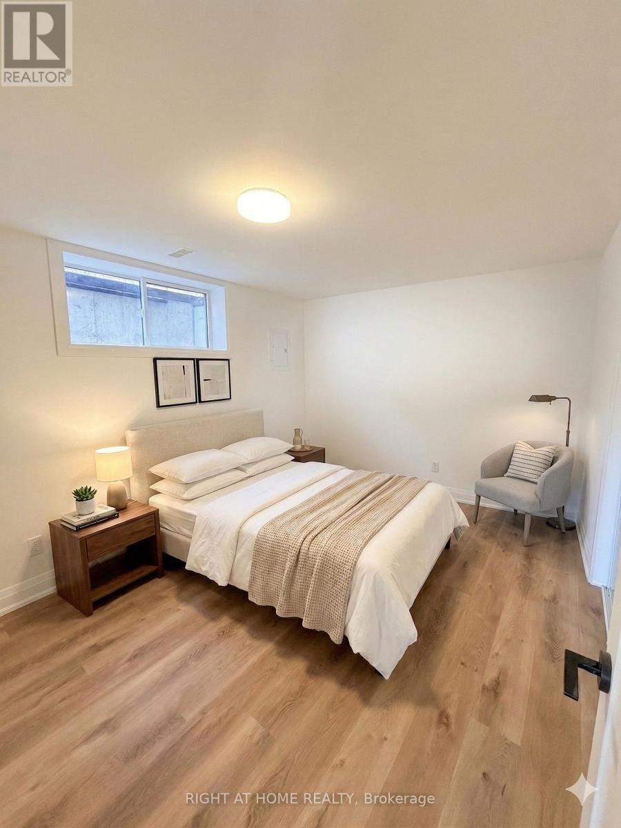 5b - 19 Arrowsmith Avenue, Toronto, Ontario  M6M 2W8 - Photo 11 - W12910554