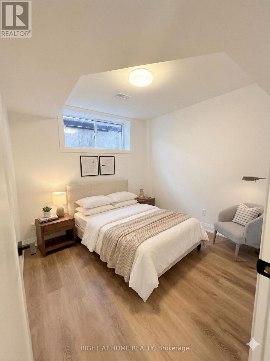 5b - 19 Arrowsmith Avenue, Toronto, Ontario  M6M 2W8 - Photo 14 - W12910554