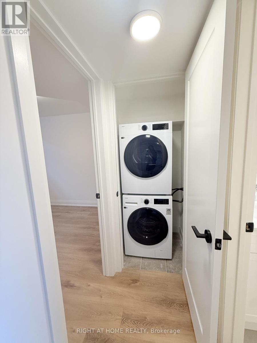 5b - 19 Arrowsmith Avenue, Toronto, Ontario  M6M 2W8 - Photo 17 - W12910554