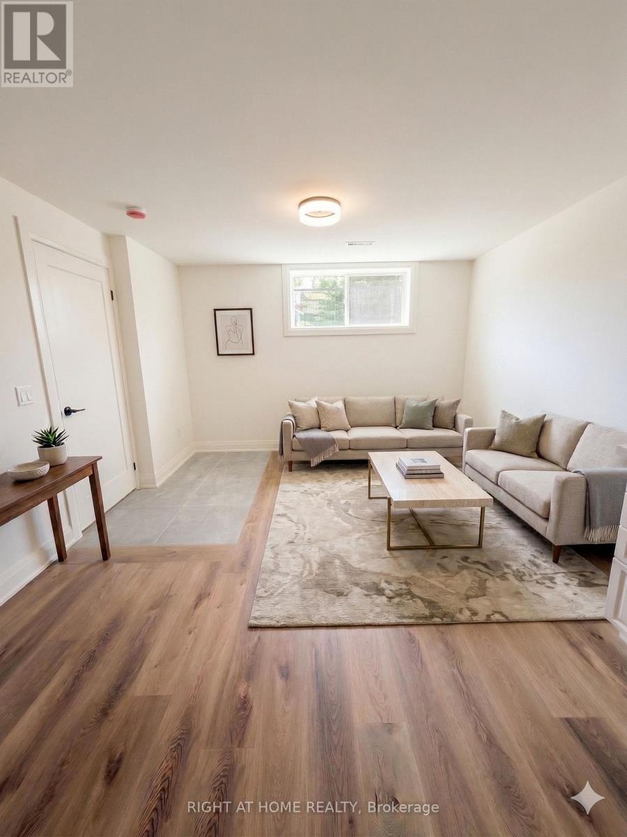 5b - 19 Arrowsmith Avenue, Toronto, Ontario  M6M 2W8 - Photo 6 - W12910554