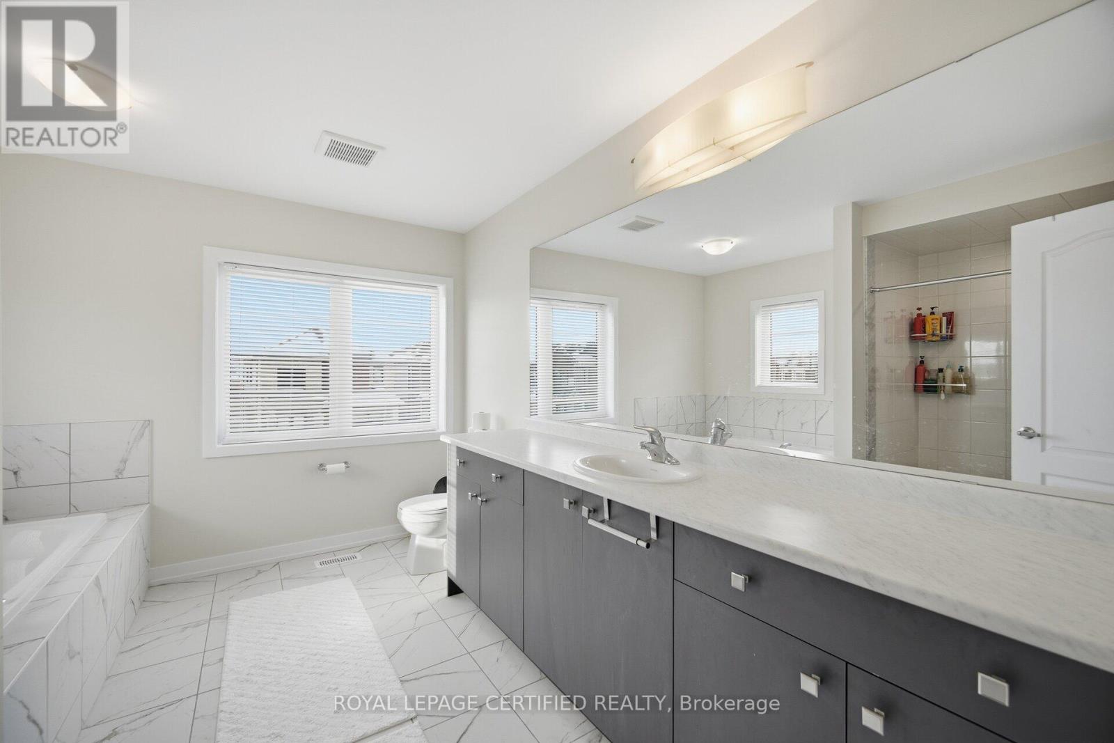 51 Hawick Crescent, Haldimand, Ontario  N3W 0G5 - Photo 28 - X12910466