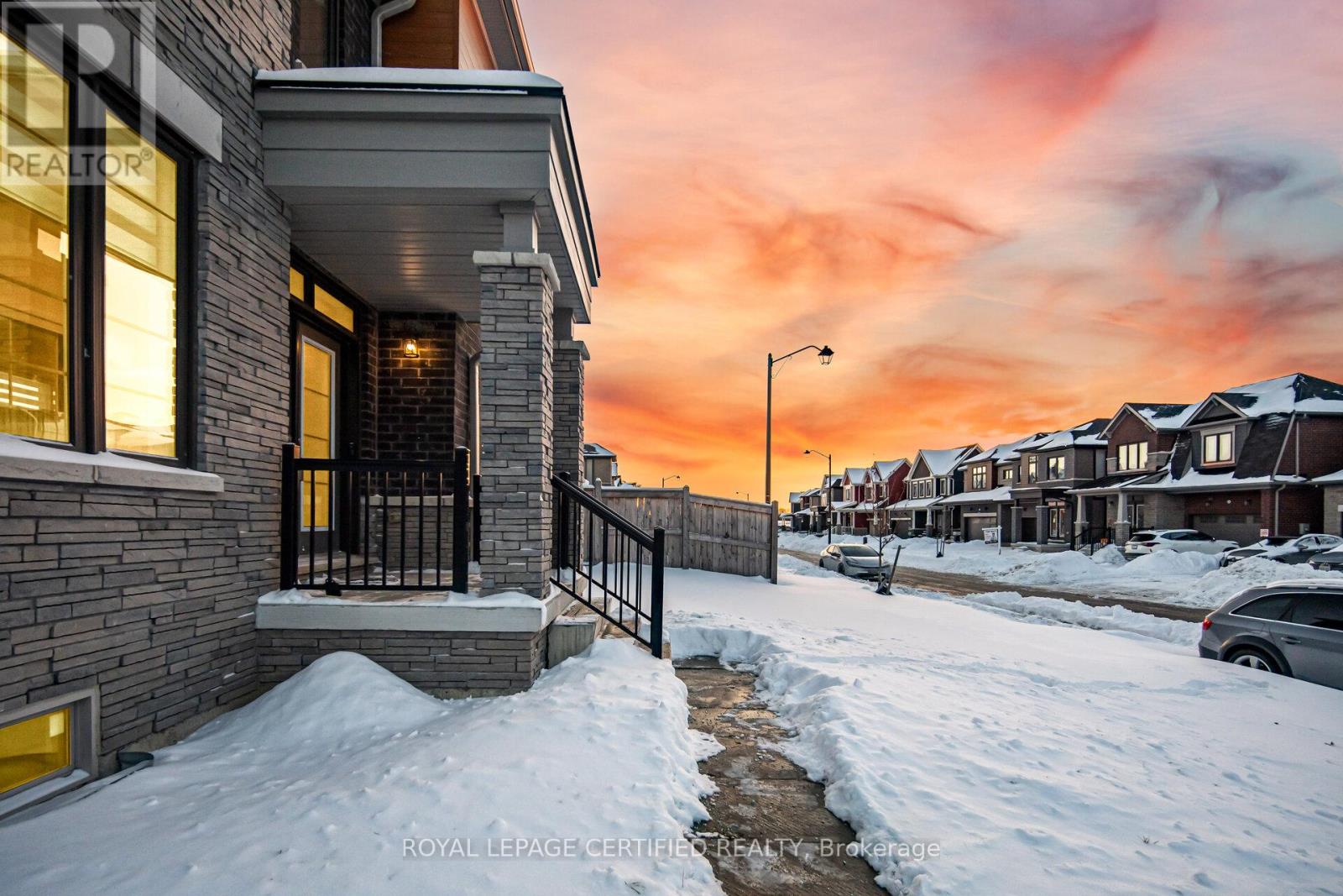 51 Hawick Crescent, Haldimand, Ontario  N3W 0G5 - Photo 4 - X12910466