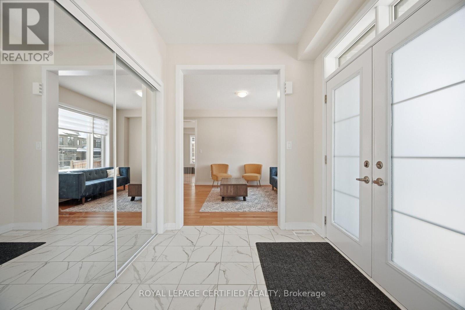 51 Hawick Crescent, Haldimand, Ontario  N3W 0G5 - Photo 6 - X12910466