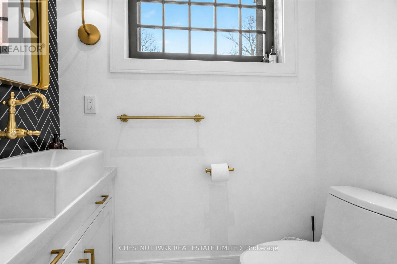 35 Castle Frank Road, Toronto, Ontario  M4W 2Z5 - Photo 15 - C12908762