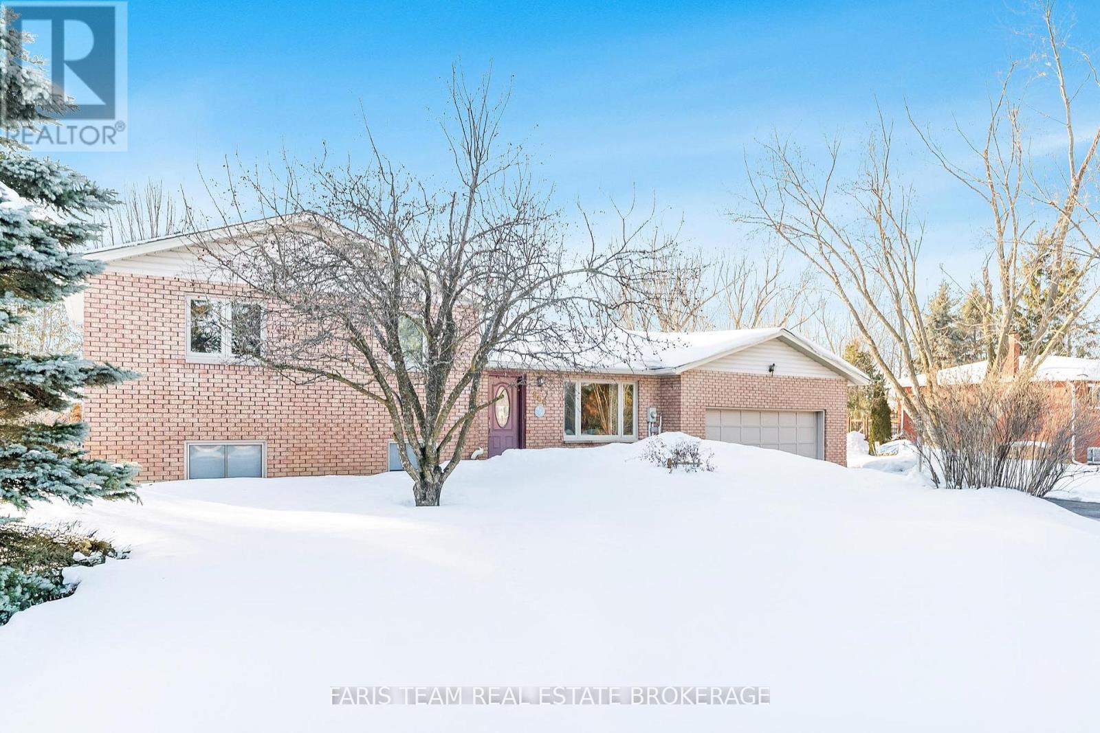 856 Church Drive, Innisfil, Ontario  L0L 1K0 - Photo 4 - N12902376