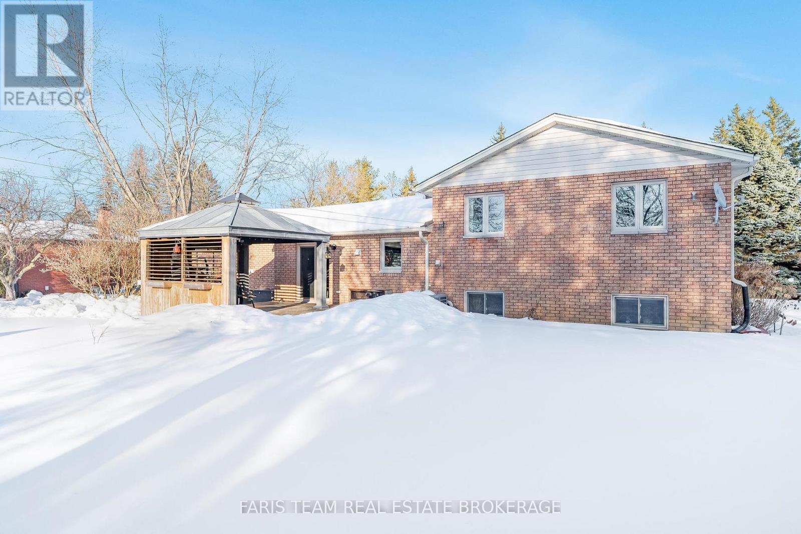 856 Church Drive, Innisfil, Ontario  L0L 1K0 - Photo 34 - N12902376