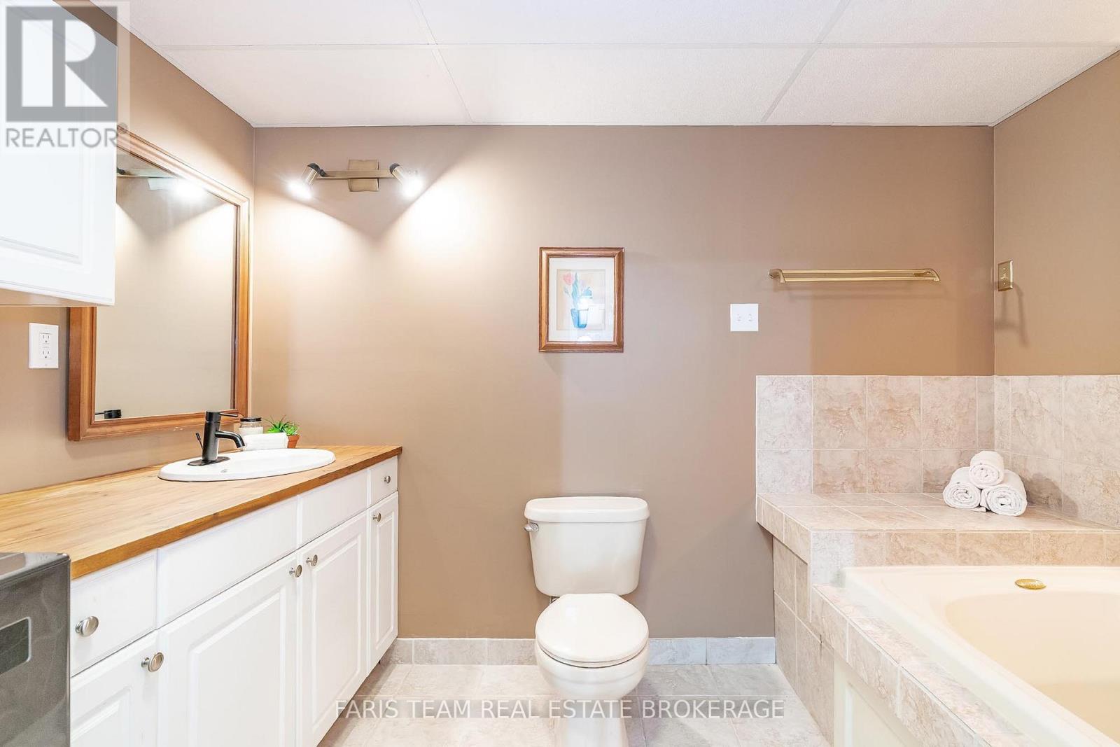 856 Church Drive, Innisfil, Ontario  L0L 1K0 - Photo 26 - N12902376