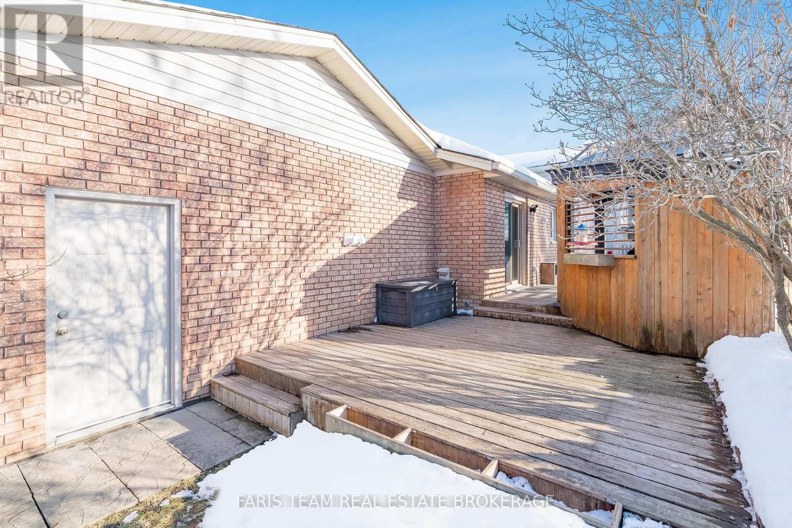 856 Church Drive, Innisfil, Ontario  L0L 1K0 - Photo 32 - N12902376