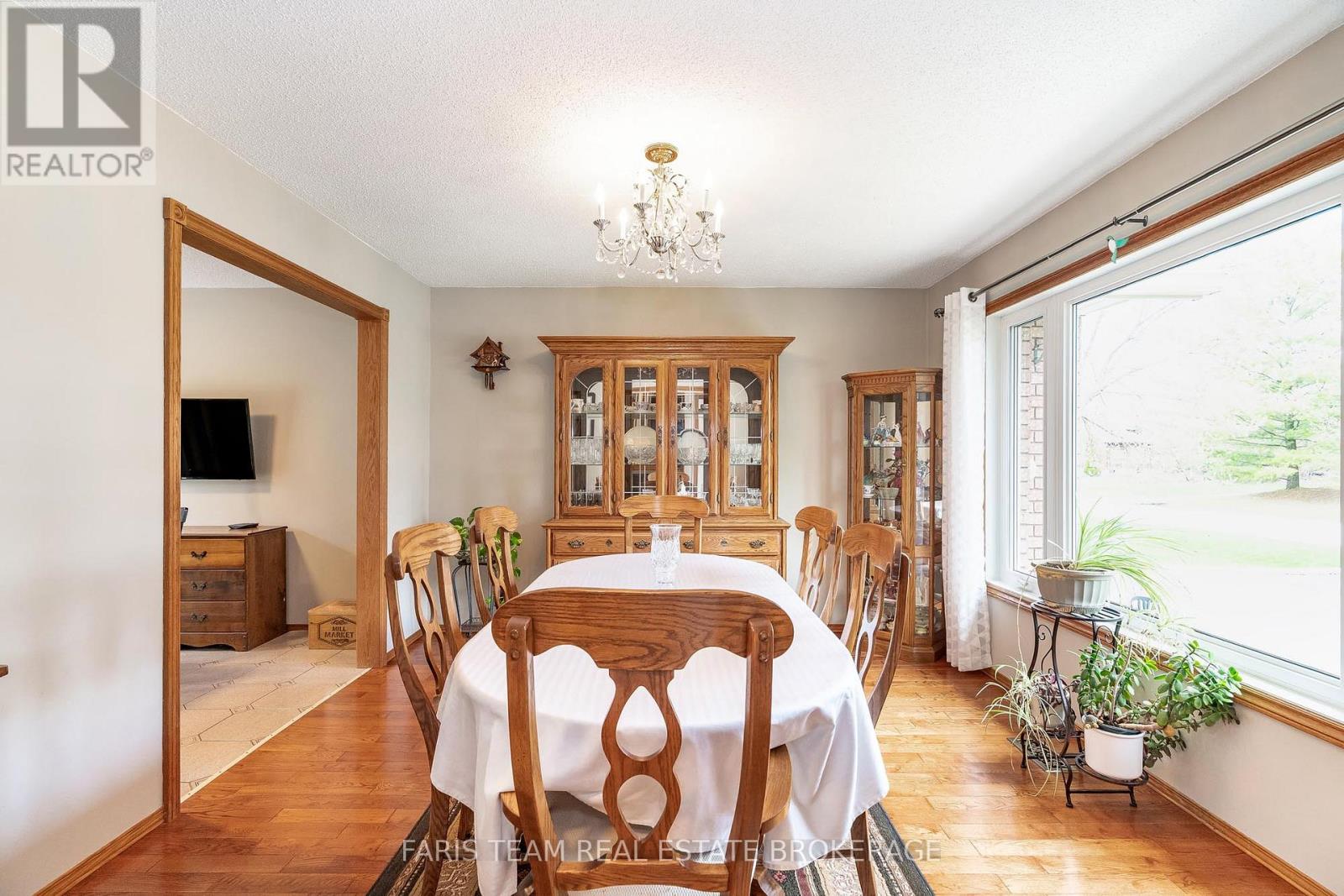 856 Church Drive, Innisfil, Ontario  L0L 1K0 - Photo 14 - N12902376