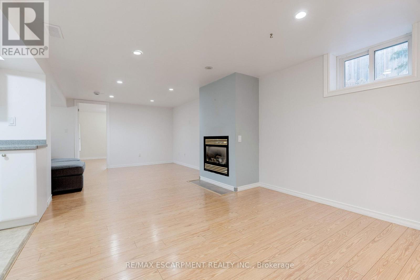 2217 Ghent Avenue, Burlington, Ontario  L7R 1Y6 - Photo 14 - W12737360