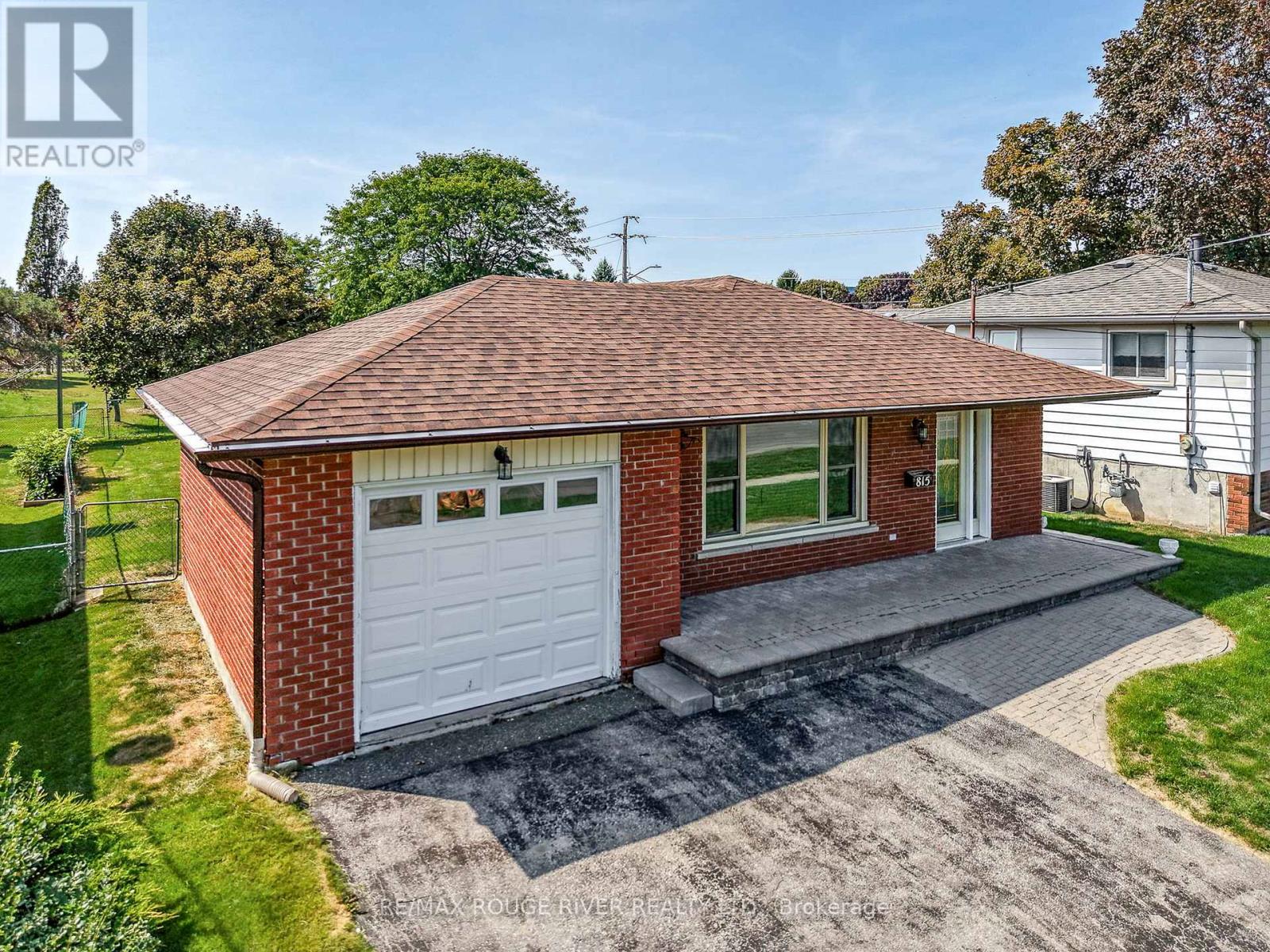 815 Westwood Drive, Cobourg, Ontario  K9A 4W1 - Photo 3 - X12910632