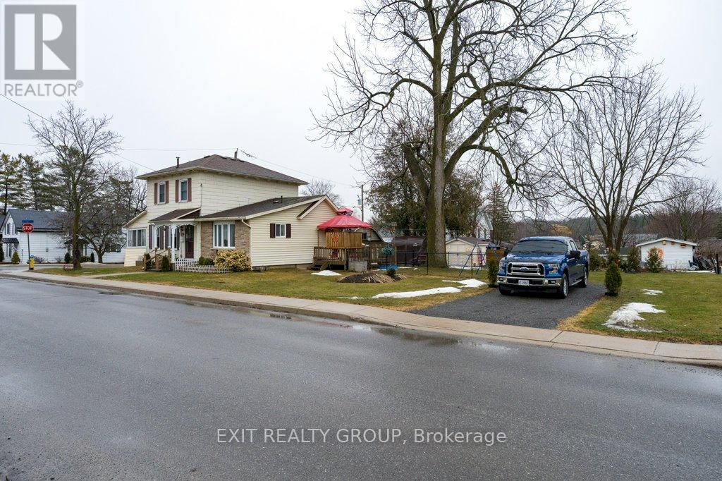 134 Water Street W, Greater Napanee, Ontario  K7R 1W1 - Photo 3 - X12910820