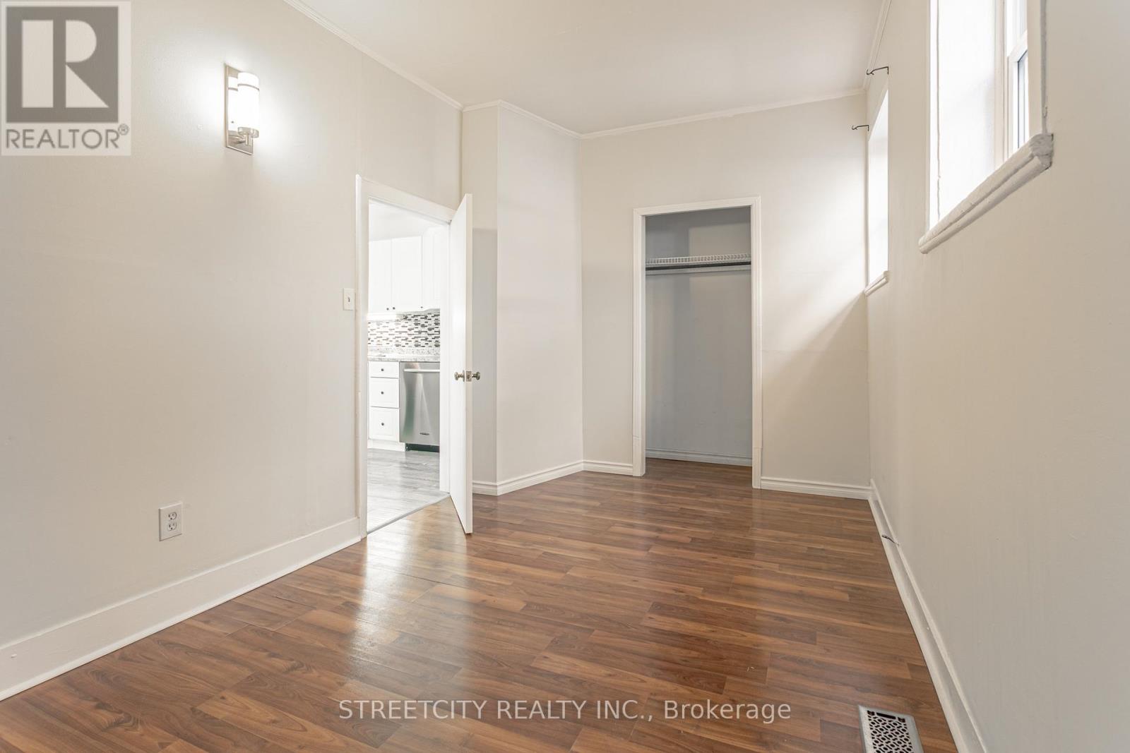 379 Central Avenue, London East, Ontario  N6B 2E3 - Photo 12 - X12910566