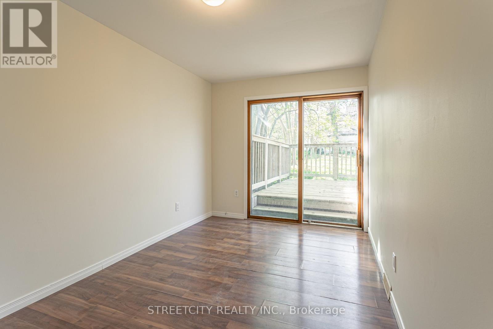 379 Central Avenue, London East, Ontario  N6B 2E3 - Photo 13 - X12910566