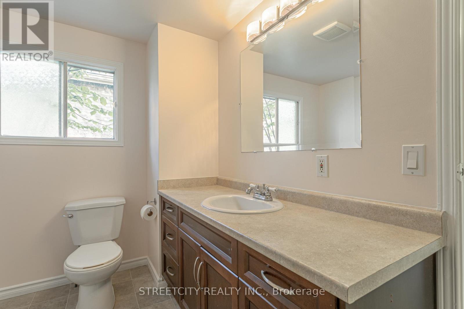 379 Central Avenue, London East, Ontario  N6B 2E3 - Photo 17 - X12910566