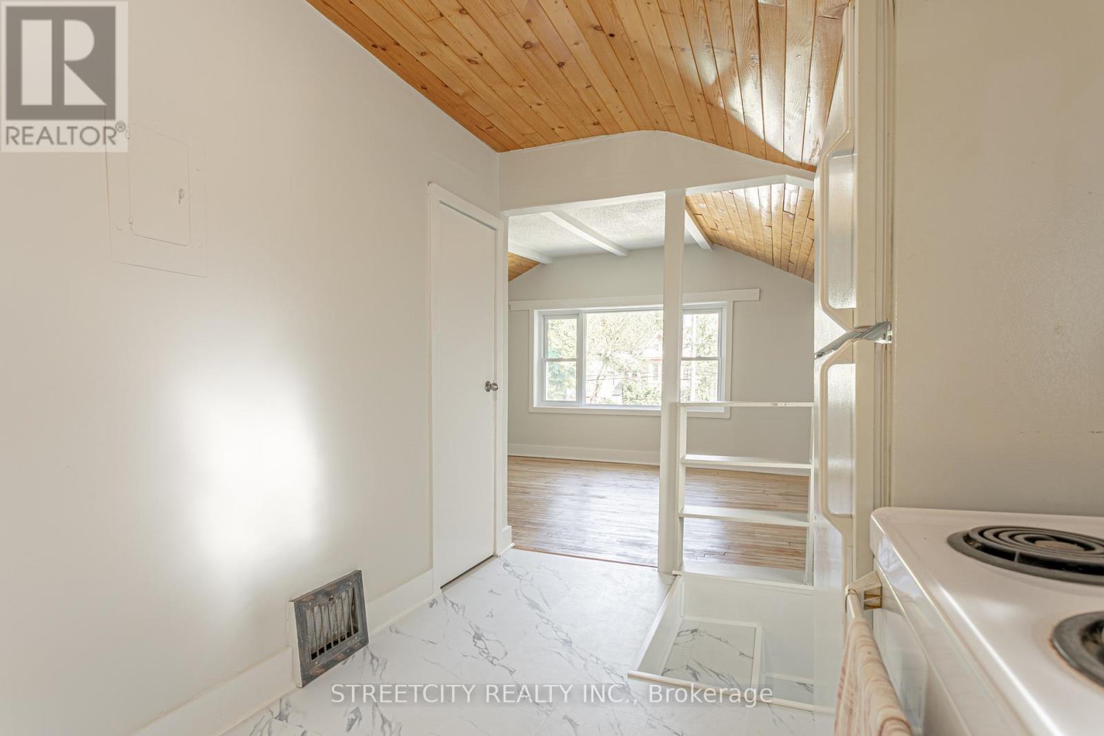 379 Central Avenue, London East, Ontario  N6B 2E3 - Photo 24 - X12910566