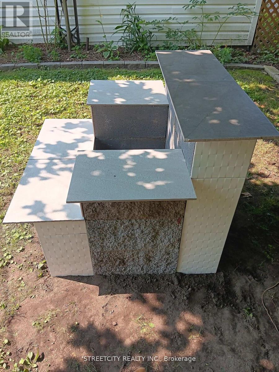 156 Maple Street, West Elgin, Ontario  N0L 2C0 - Photo 40 - X12910604