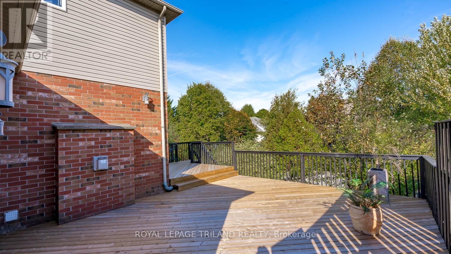 100 Optimist Park Drive, London South, Ontario  N6K 4M1 - Photo 34 - X12910752