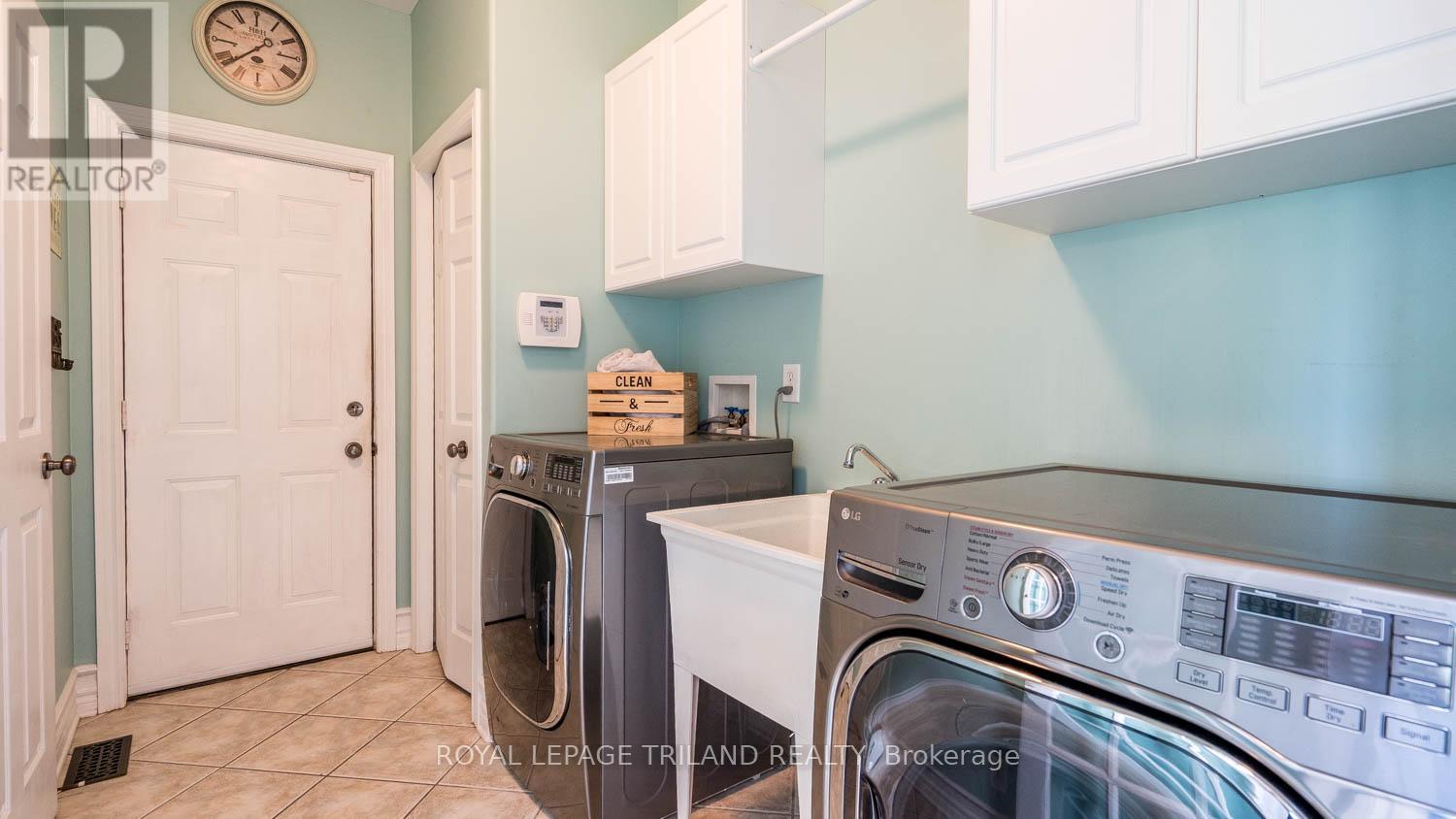 100 Optimist Park Drive, London South, Ontario  N6K 4M1 - Photo 8 - X12910752