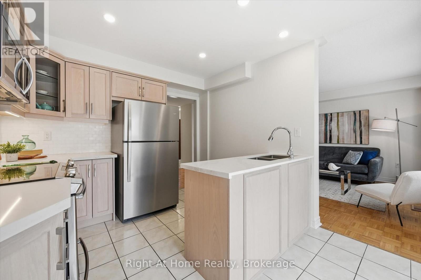 2255 Hummingbird Way, Oakville, Ontario  L6M 3Z7 - Photo 11 - W12896264