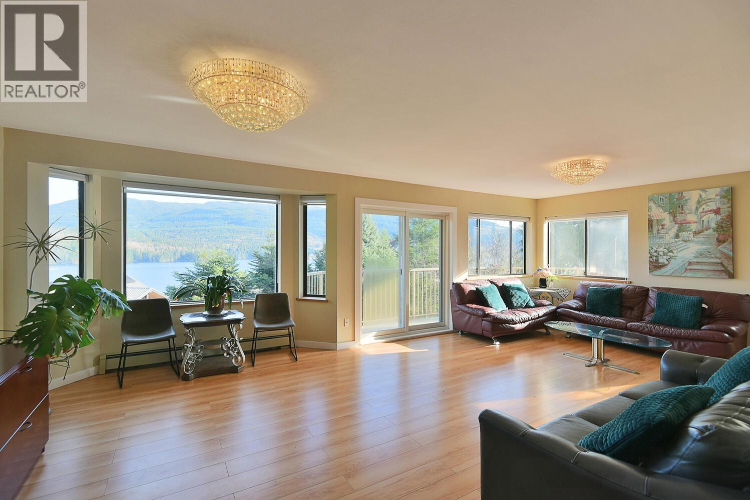 6377 N Gale Avenue, Sechelt, British Columbia  V7Z 0P7 - Photo 8 - R3092006