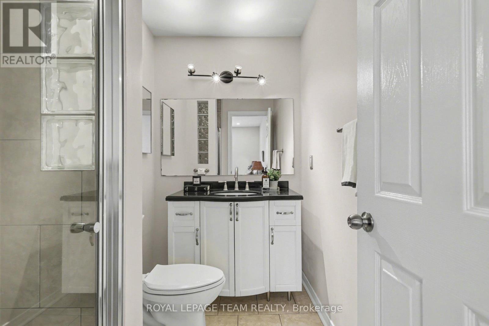 1453 Waltham Street, Ottawa, Ontario  K1T 2T4 - Photo 15 - X12910618