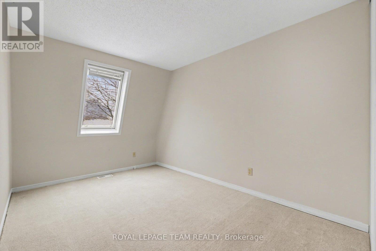 1453 Waltham Street, Ottawa, Ontario  K1T 2T4 - Photo 17 - X12910618