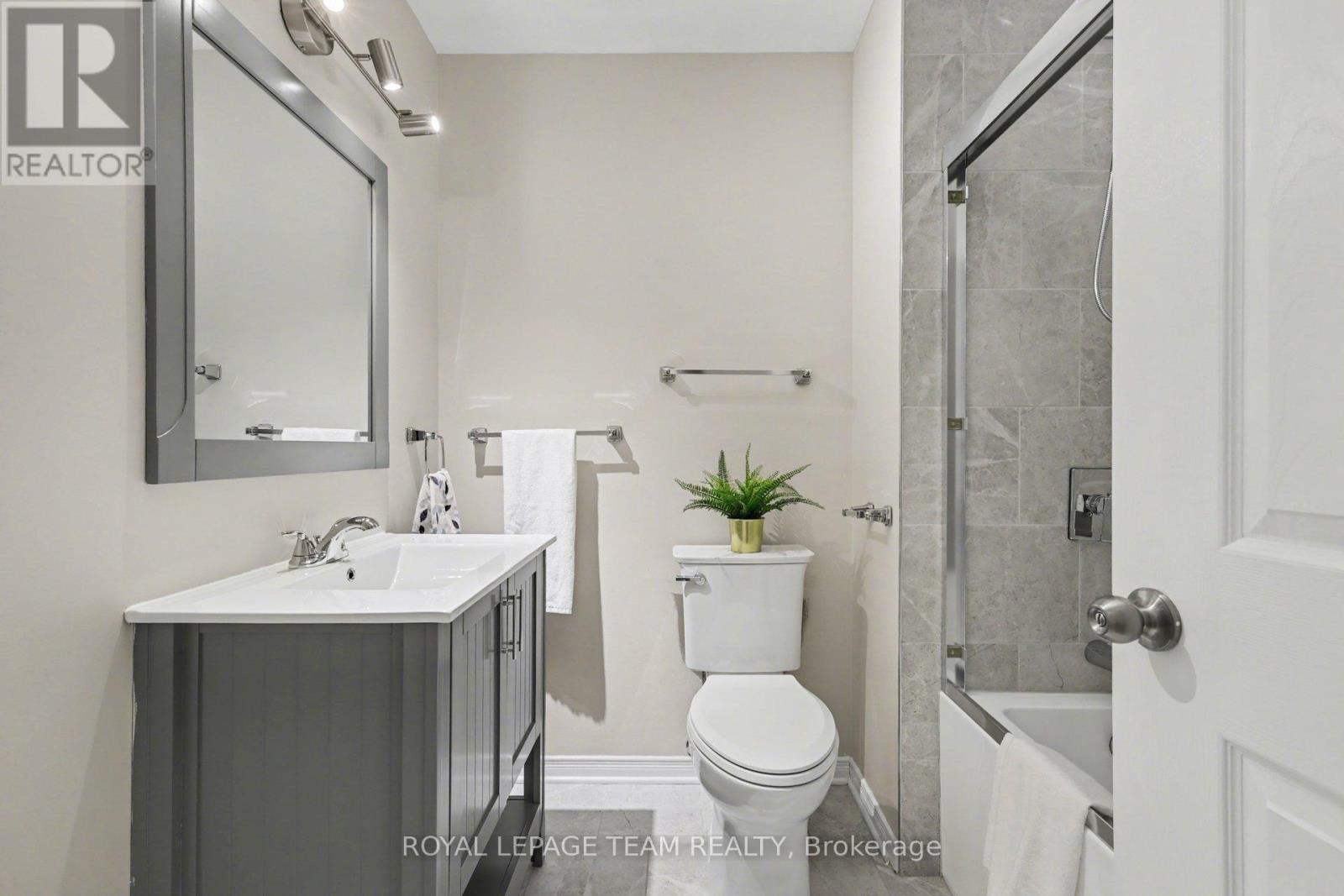 1453 Waltham Street, Ottawa, Ontario  K1T 2T4 - Photo 18 - X12910618