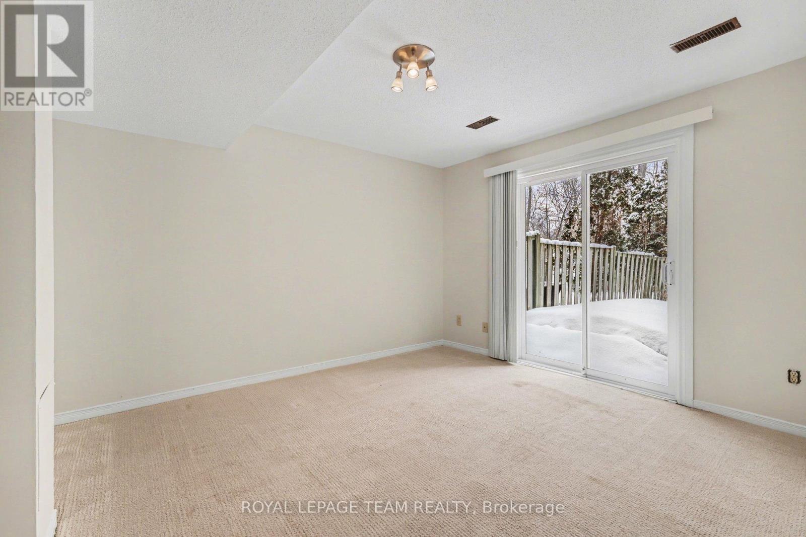 1453 Waltham Street, Ottawa, Ontario  K1T 2T4 - Photo 20 - X12910618