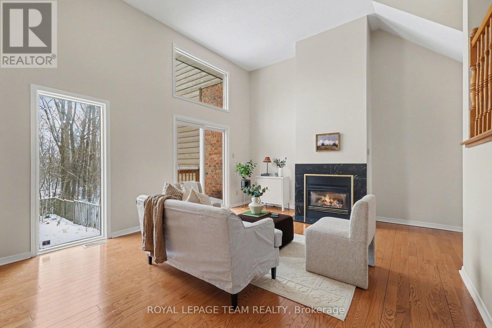 1453 Waltham Street, Ottawa, Ontario  K1T 2T4 - Photo 5 - X12910618