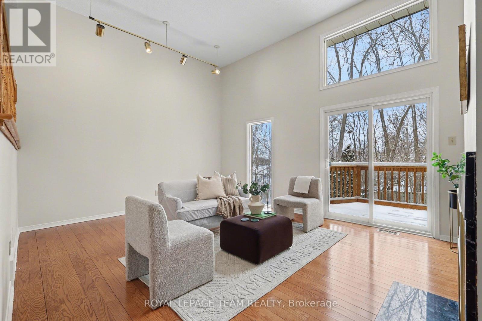 1453 Waltham Street, Ottawa, Ontario  K1T 2T4 - Photo 6 - X12910618