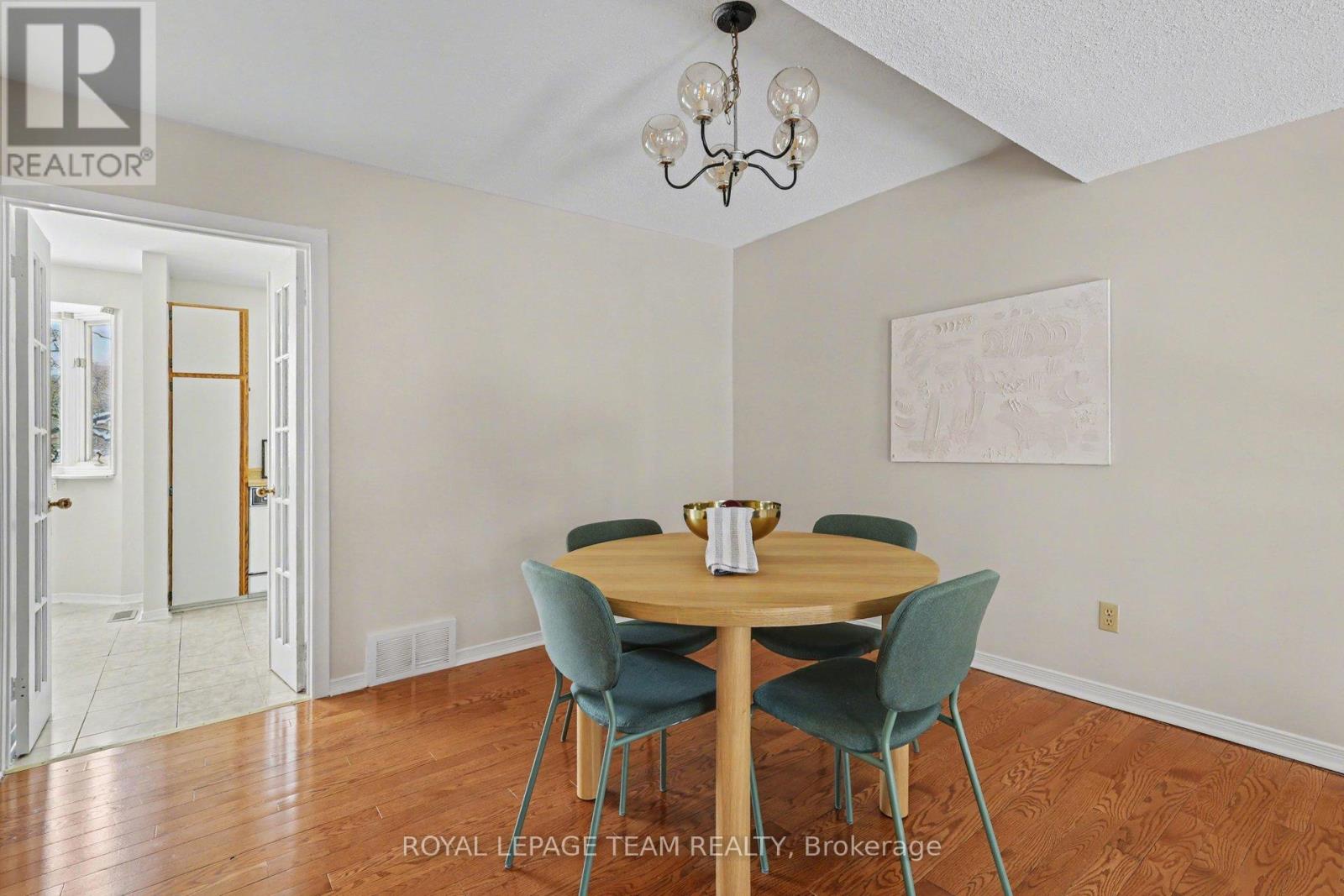 1453 Waltham Street, Ottawa, Ontario  K1T 2T4 - Photo 9 - X12910618