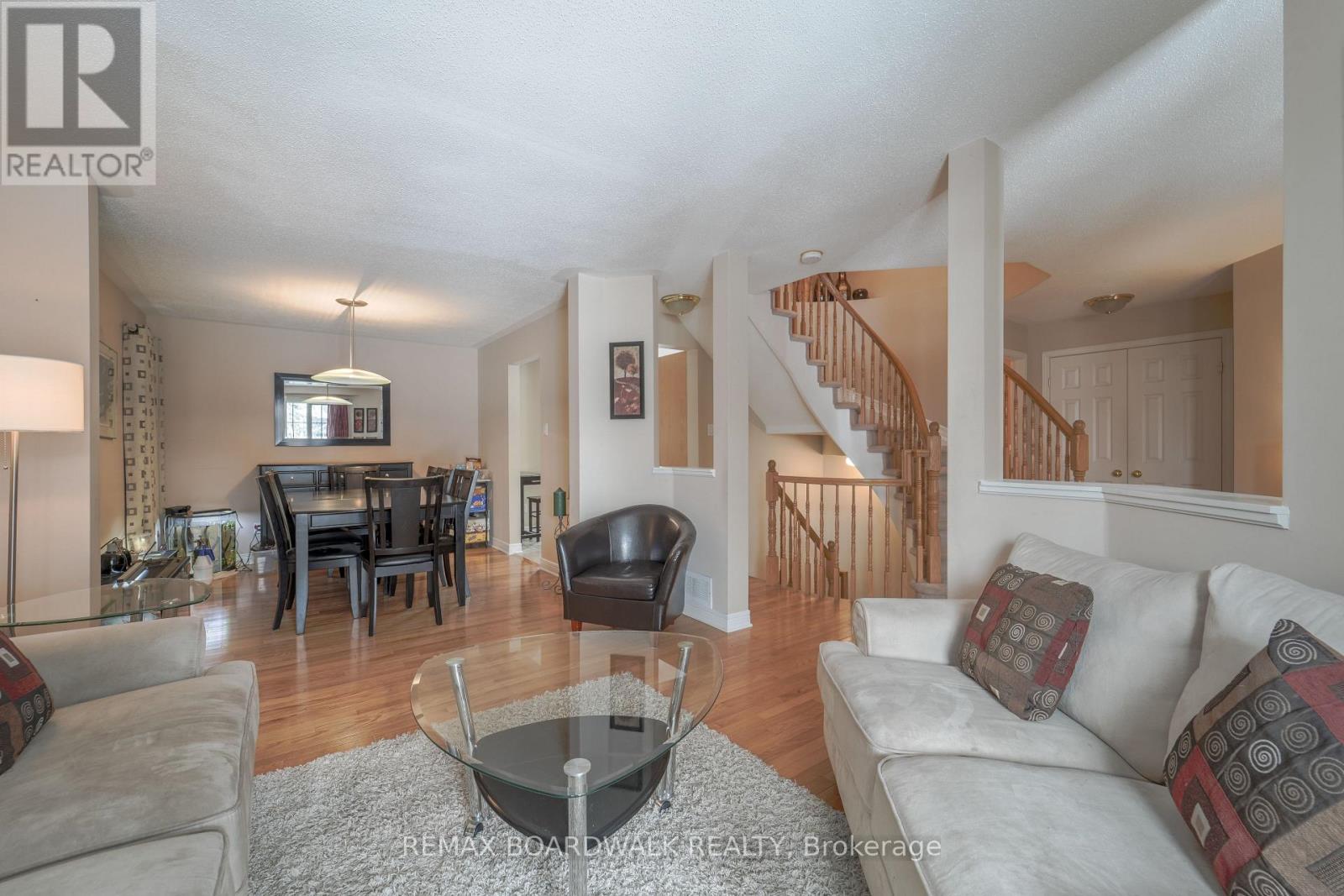 170 Bridlewood Drive, Ottawa, Ontario  K2M 2M4 - Photo 8 - X12910756
