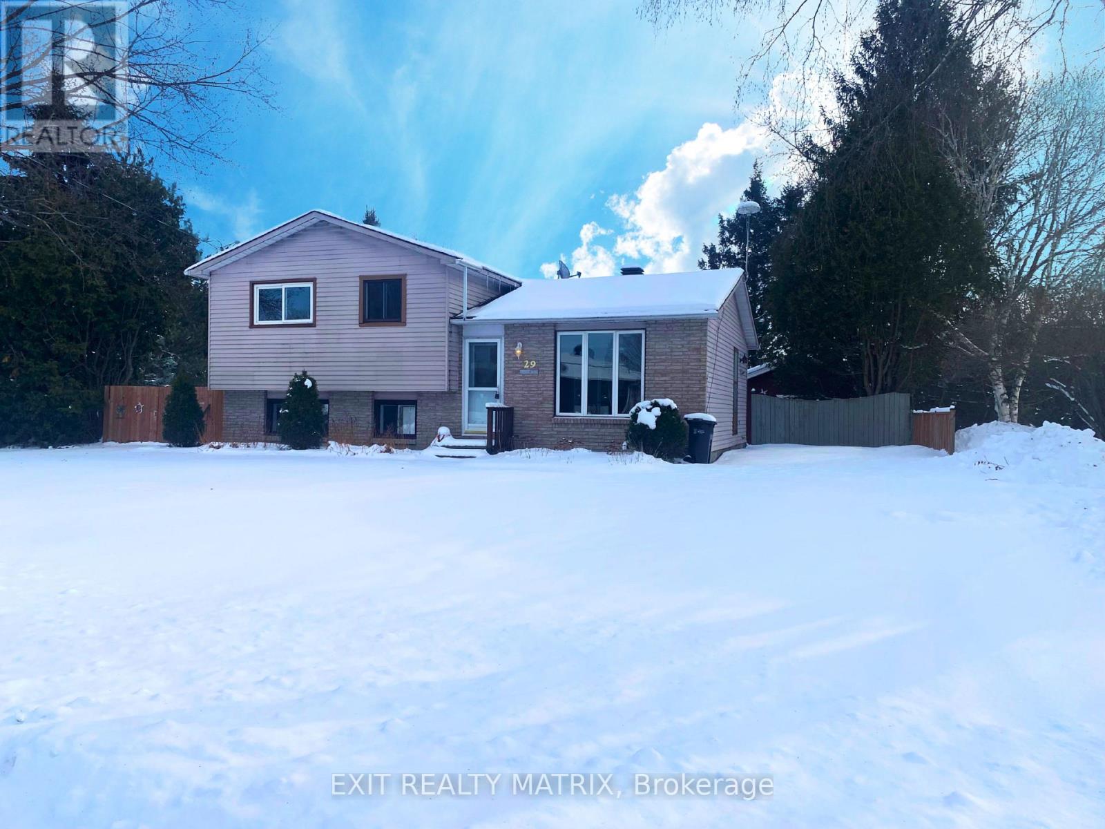 29 LOUISE CRESCENT, Russell, Ontario